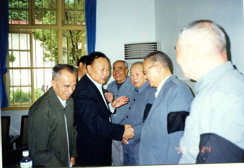 13尹明亮将军老红军开国少将原福州军区副政委顾问首发时间20120422