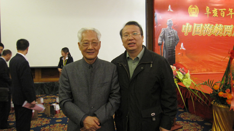 A15、与将军书法家、南京军区原政委方祖岐上将留影  2011.11.29于厦门