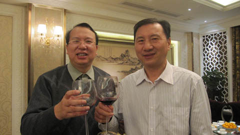  A18、抚州市委常委、副市长周小平与临川印人王银茂留影  2011.12.04